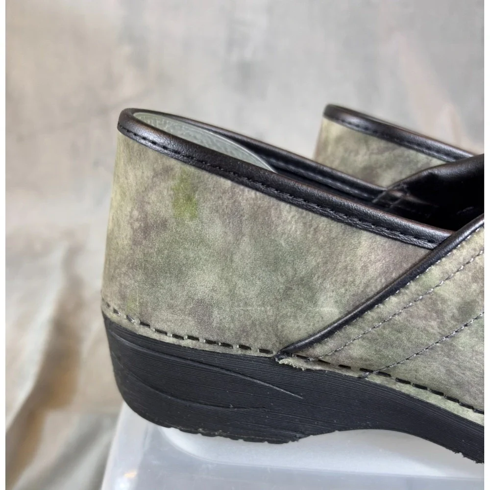 Dansko  XP 20 Professional Camo Clogs Women Suede Slip On Shoes Nurse  Sz 9 / 40 - Picture 3 of 16